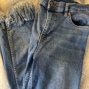 Mid-rise Free People Fringe Edge Jeans!